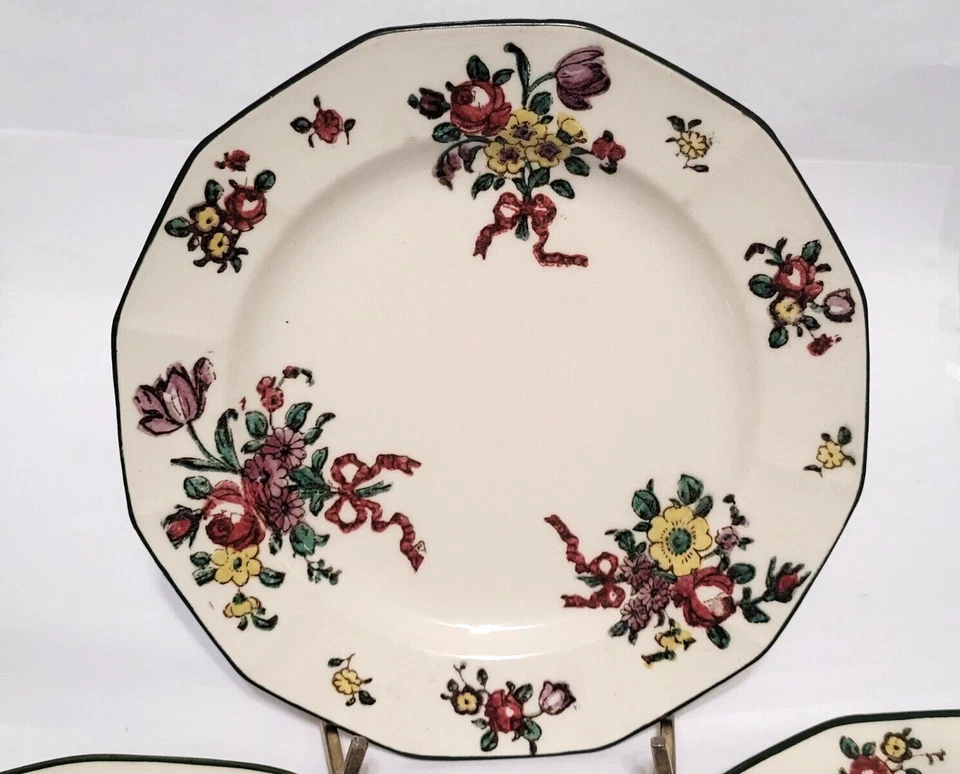 3 Vintage Royal Doulton Porcelain "Old Leed's Sprays" - 6 1/2” Plates - Image 2 of 4