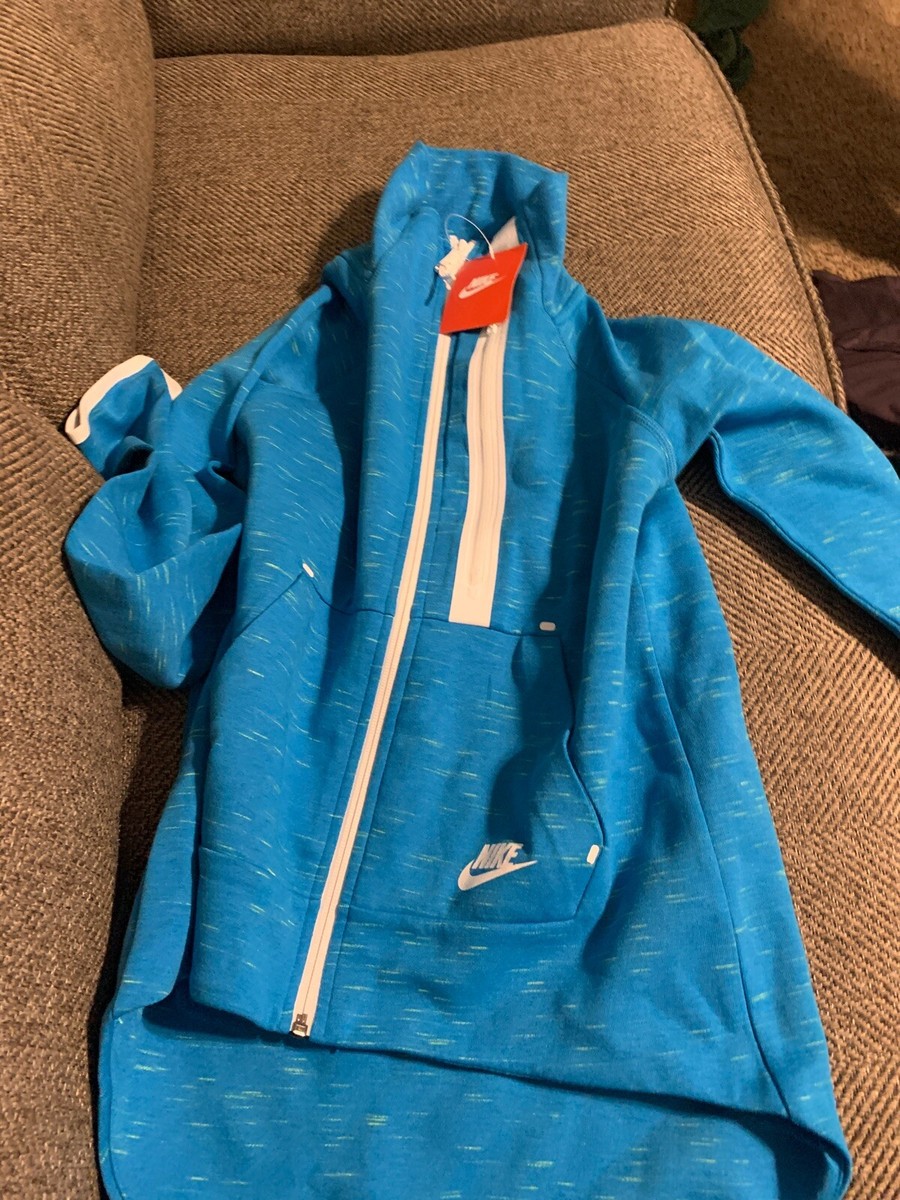 nike tech fleece moto cape