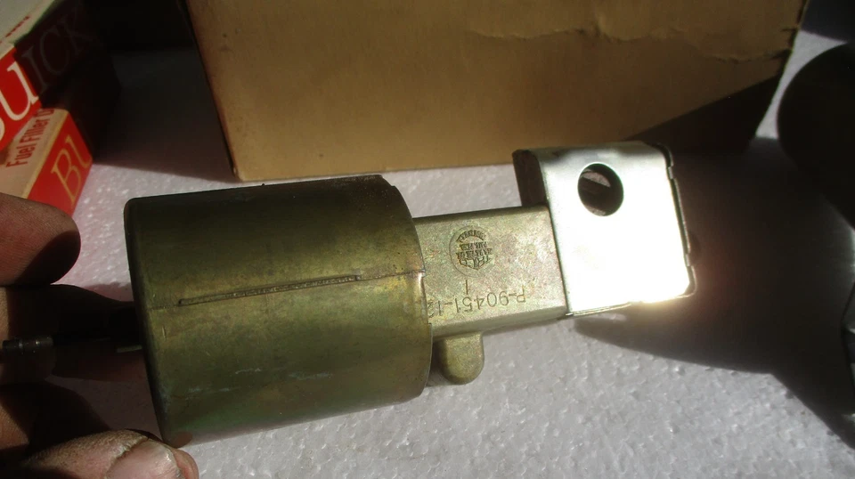 Nuevo de Lote Antiguo 1961 1962 1963 1964 Buick Aspirador Trastero Interruptor Riviera Electra Foto 4 de 4