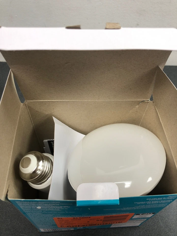 Alexa smart bulb BR30 65W RGB LED light 2-pack - Image 2 of 3