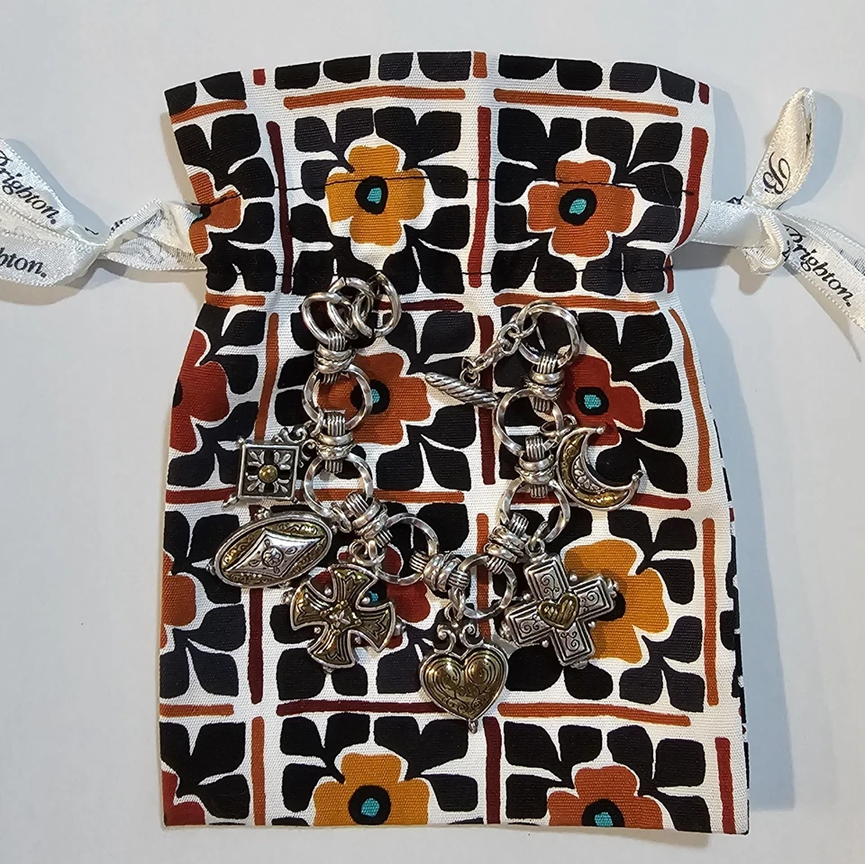 ✅ Pulseira Berloque Rara Brighton com Bolsa de Pó Prata e Ouro Cruz Coração Lua... - Imagem 4 de 4