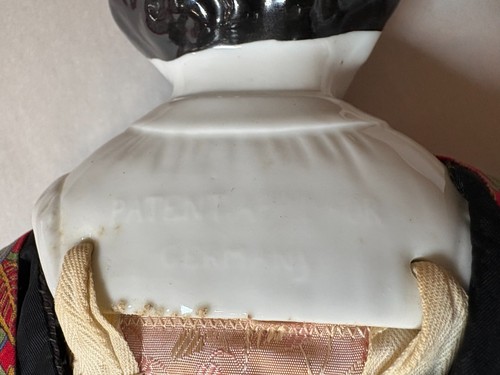 Antigua muñeca china firmada por Agnes Alemania 25" de alto - Imagen 8 de 15