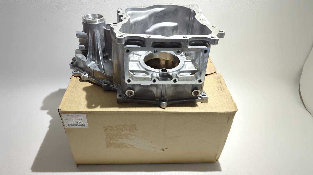 New OEM Mitsubishi Transfer Case Housing 2007-2015 L200 Sportero