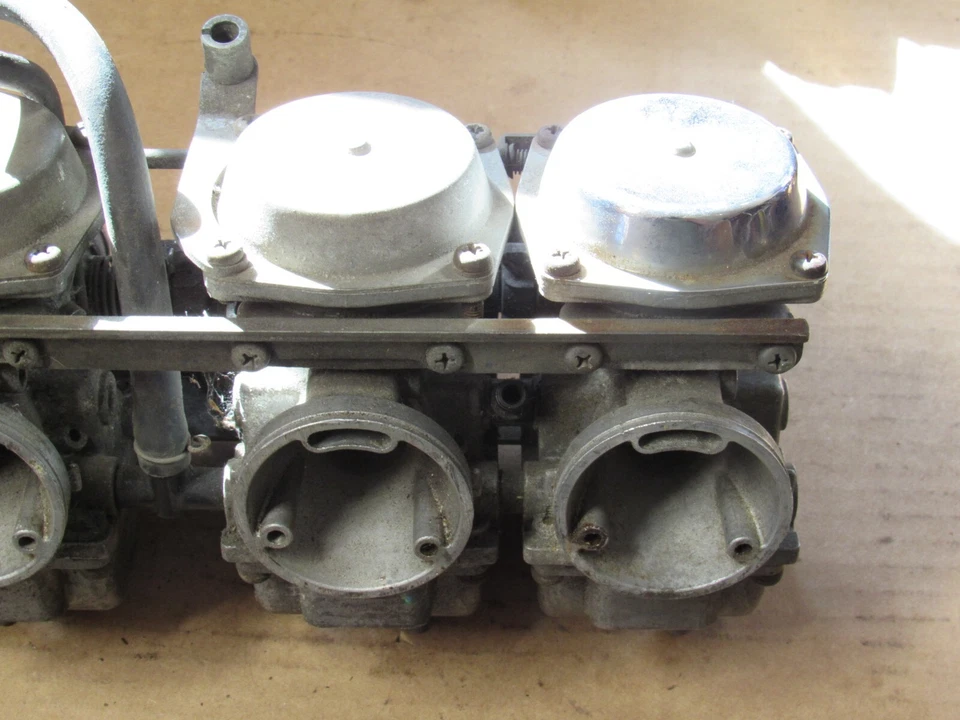 Carburadores Kawasaki KZ750 GPZ o posiblemente Yamaha?? Solo para piezas Foto 3 de 4