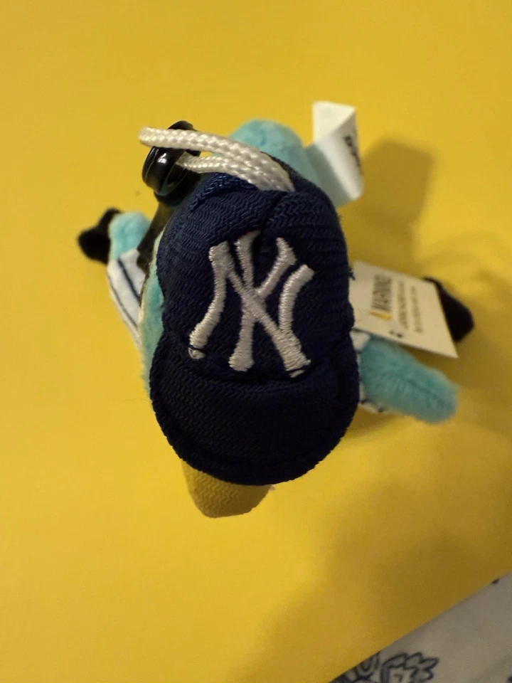 New York Yankees Mo Willems Pigeon Key Chain Plush 4" SGA Exclusive 7/13 2025 - Image 4 of 4