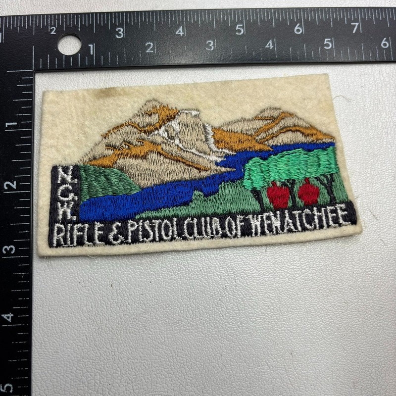 Vtg N.C.W. NORTH CENTRAL WASHINGTON RIFLE & PISTOL CLUB OF WENATCHEE Patch 67D8
