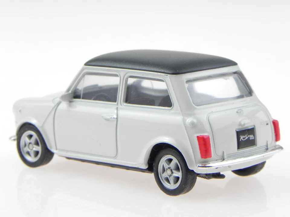 Mini Cooper Classic ivory diecast model car Welly 1:60 - Image 3 of 4