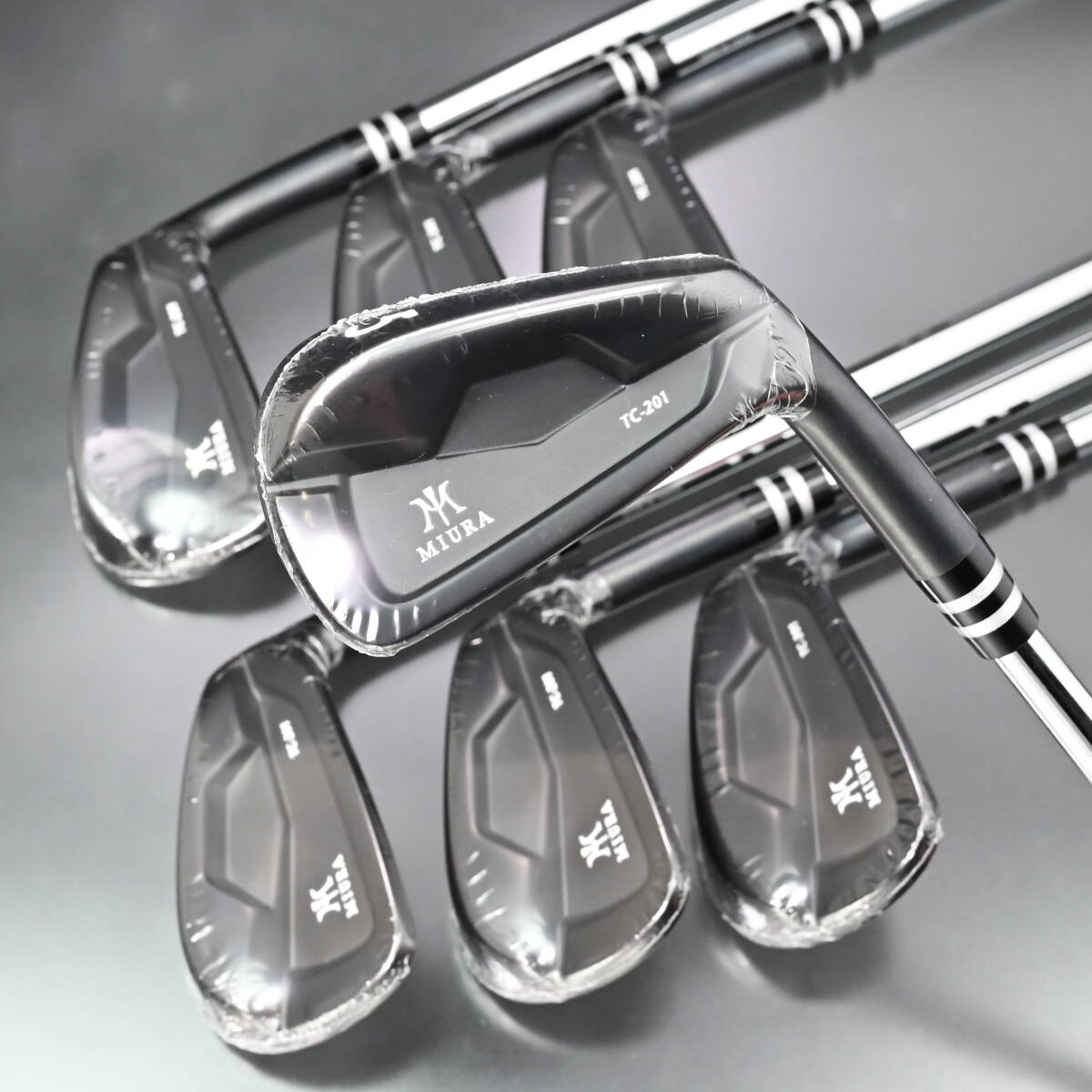 Miura Giken TC-201 QPQ Black Iron Set 4-Pw 7pcs Dynamic Gold 