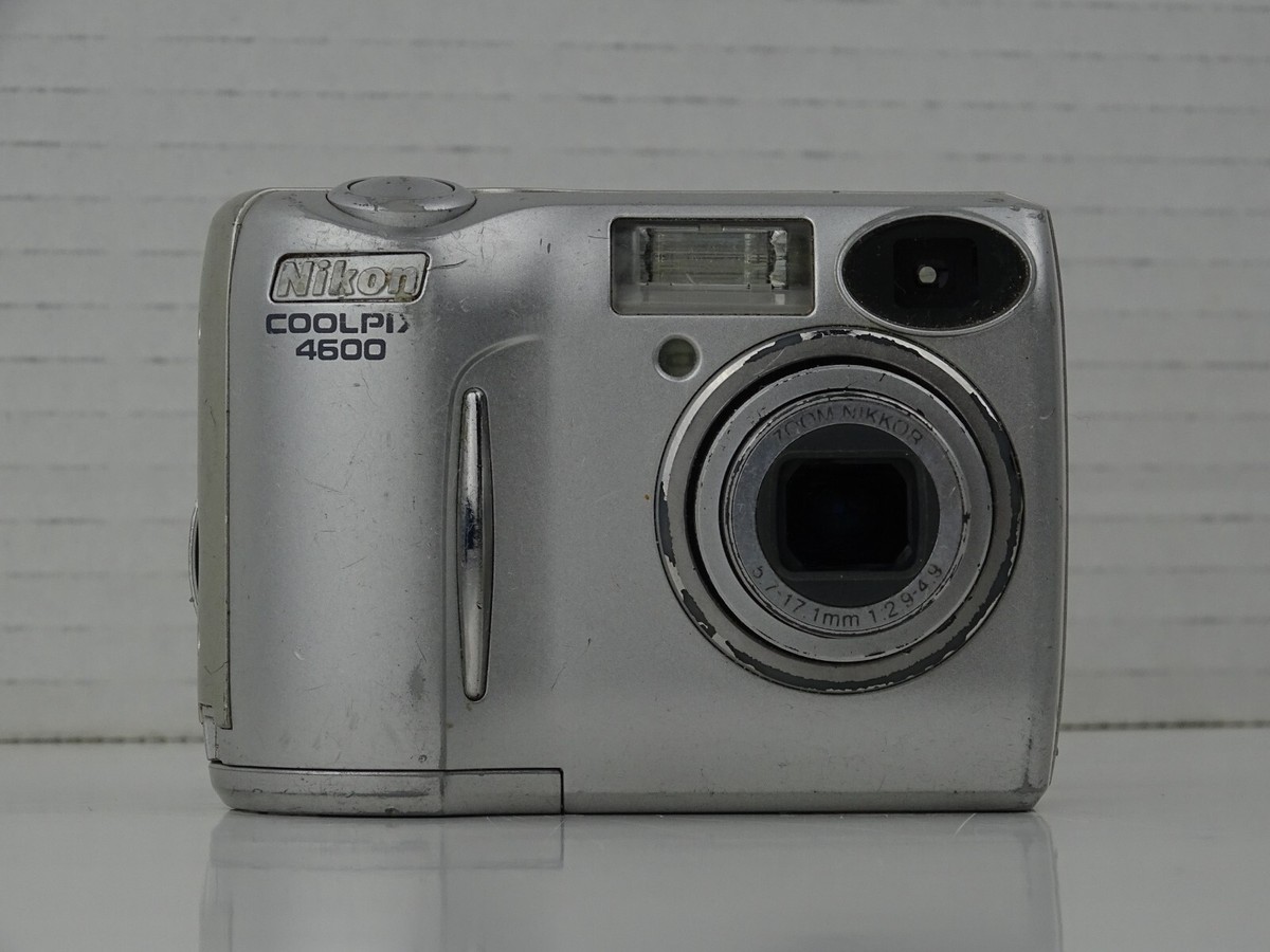 NIKON COOLPIX E4600 4.0 Megapixels 3x Zoom Y2K Retro Low Res