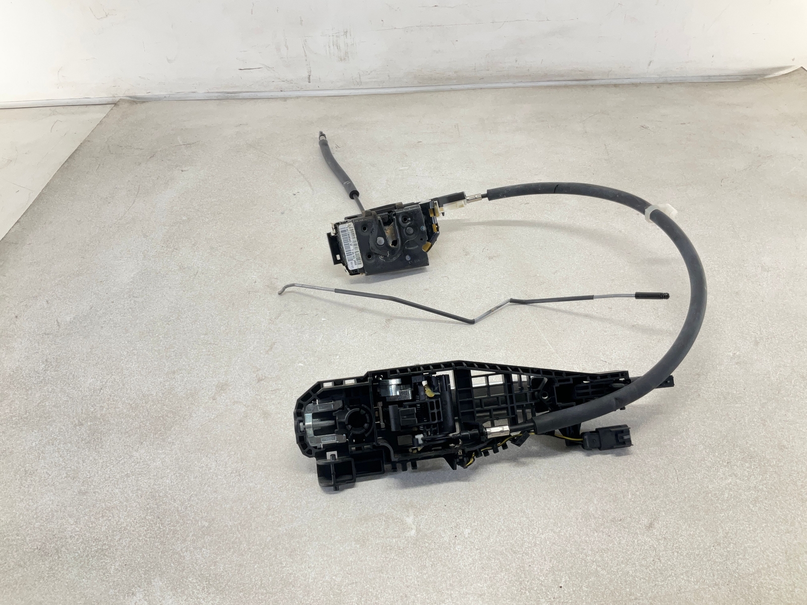 17-20 MASERATI Levante Exterior Rear Left Driver Door Handle W/ Actuator