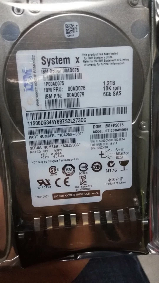 IBM 00AD076 00AD077 00AD075 00AD079 1.2TB 10K 6G 2.5" G2HS SFF SAS Hard Drive - Image 4 of 4