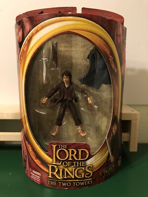 New Lord of The Rings The Two Towers Elven Cloaked Frodo w/ Sting Sword