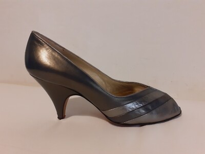 Sergio Rossi - Pumps mit mittlerem Absatz offen an der Spitze - Größe 38 