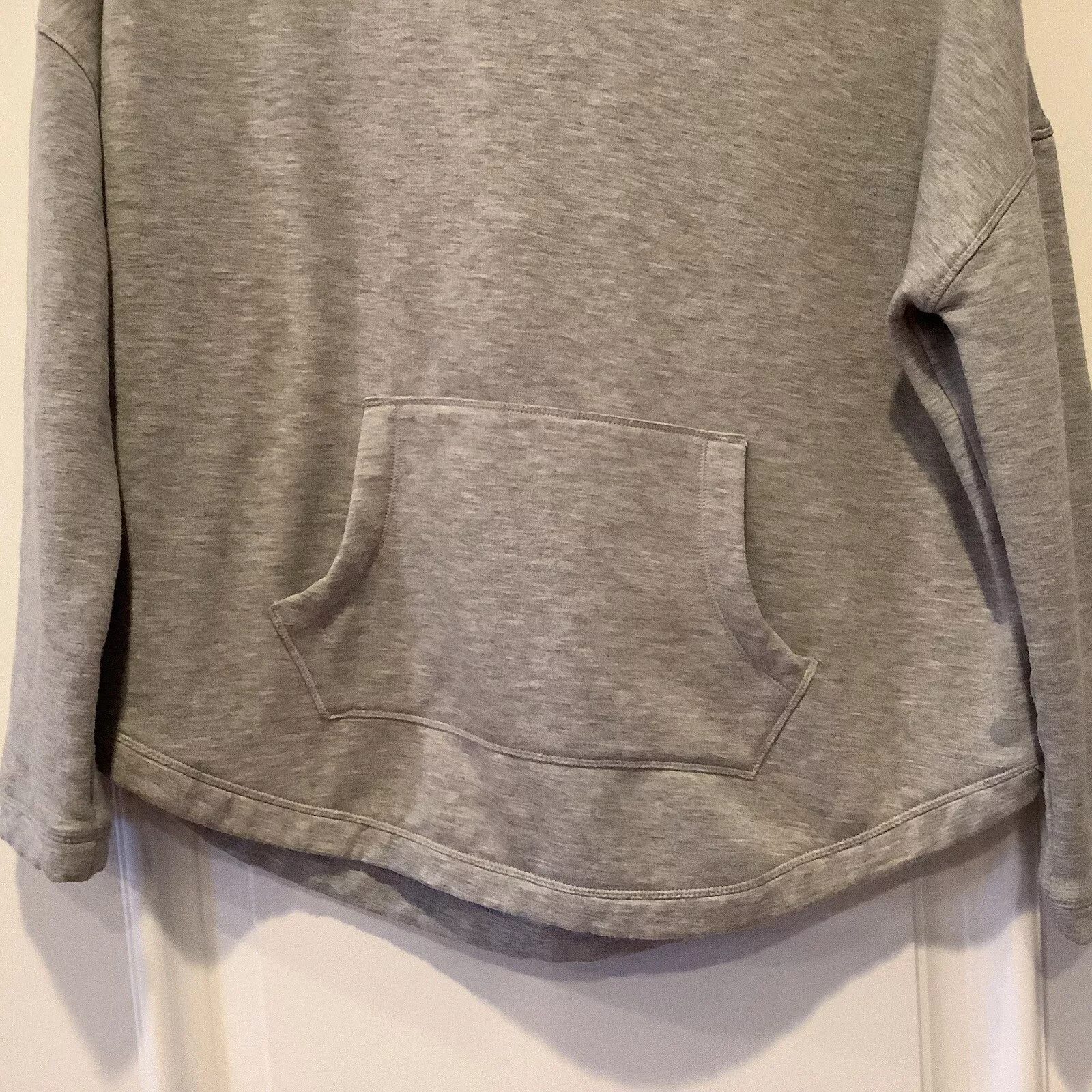 yogalicious pullover long sleeve pockets drawstring hood hoodie