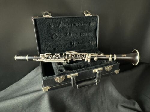 Leblanc (France) VSP 7820 Intermediate Wood Clarinet