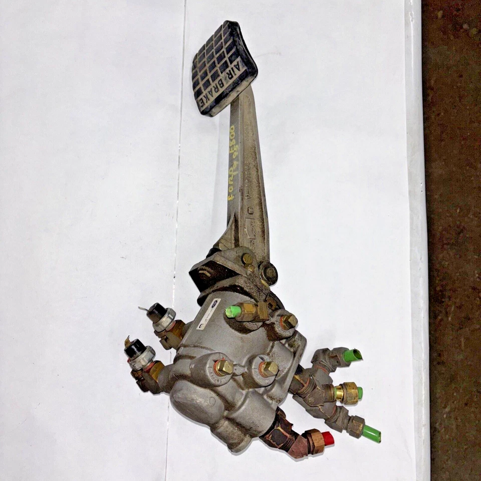 95 FORD F800 PEDAL DE FREIO TESTADO BOM VEJA FOTOS - Imagem 2 de 4