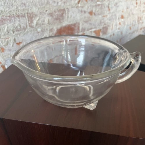 Anchor Hocking Vintage Glassware 1970S Gravy/Mixing Bowl With Spout & Handle