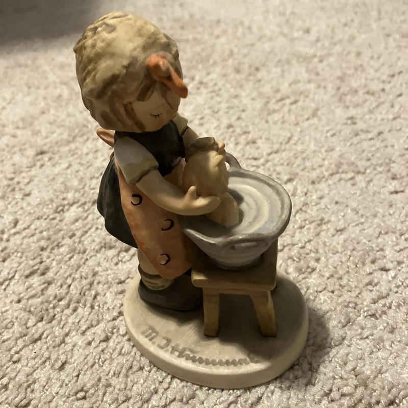 Goebel Hummel “Doll Bath” TMK-5, #319, W. Germany, 1972-79
