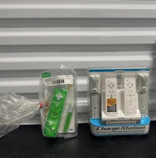 Nintendo Wii Nyko Charge Station Dock w/ Batteries + Green Rock Candy Controller