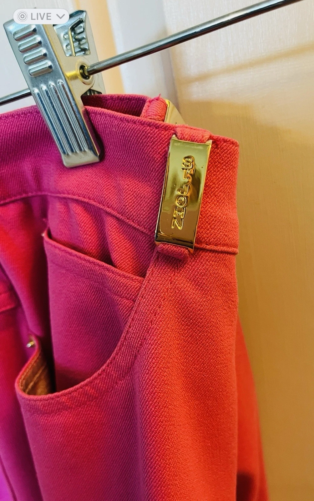 St John Fuschia Pink Capri Pants With Gold Belt Loops Preowned Size 4