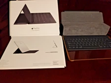 iPad Pro 12.9" Smart Keyboard Folio w/ Box--can't get keyboard to connect