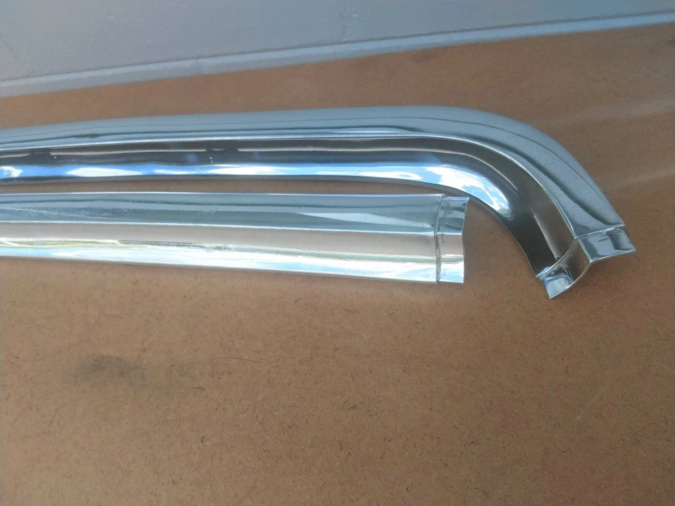 Chevrolet El Camino 1964-1967 ventana trasera revelación superior molduras OEM usado Foto 3 de 4
