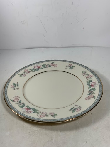 Set of 5 Lenox Serenade Pattern Plates- 2 Bread, 2 Salad, 1 Saucer Plate - Picture 9 of 13