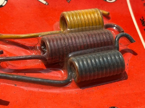 MADE IN USA 1971 72 73 74 75 76 77 78 79 80 FORD, MUSTANG DRUM BRAKE SPRING SET - Picture 3 of 5