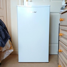 Comfee White Table Top Mini Fridge Freestanding 1 Door Manual Defrost 1-5ft³