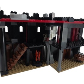 LEGO Knights Kingdom 8877 Vladek's Dark Fortress 2005 Not Complete
