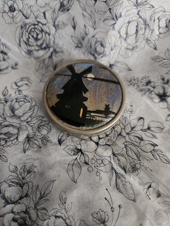 Vintage Thomas L Mott (TLM) powder compact made in England.