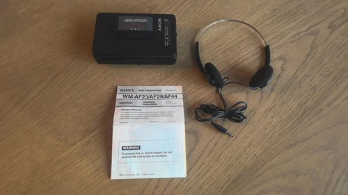 Sony Walkman WM-AF23 Cassette Player AM/FM Headset & Manual Vintage New
