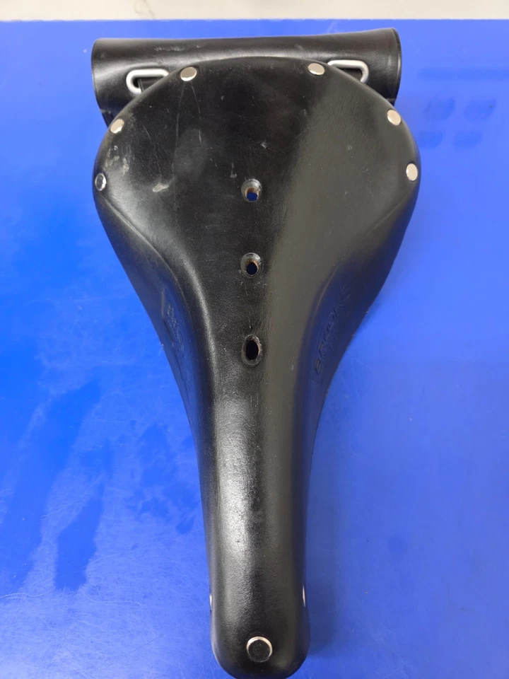 Sillín Brooks B17 negro con bolsa de herramientas y luz trasera LED Supernova Foto 2 de 4