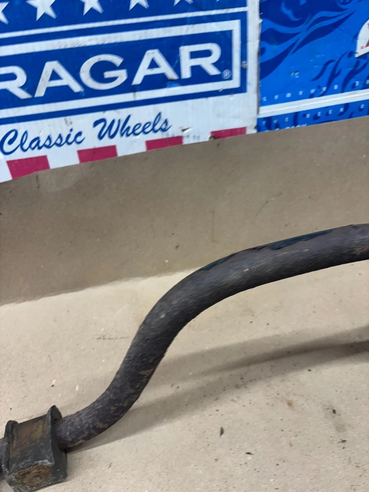 Barra estabilizadora trasera Ford F250 F350 Sterling 1980-1997 eje trasero con soportes Foto 4 de 4