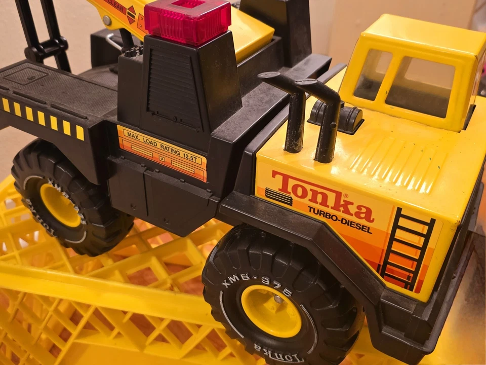 Antigo 1991 TONKA Mighty Turbo Diesel caminhão de reboque hidráulico lança prensa aço metal - Imagem 3 de 4