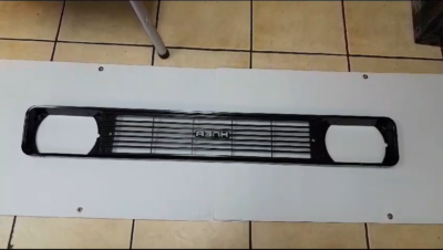 MOSKVICH 2140 FRONT BUMPER RADIATOR GRILLE/CARETA DELANTERA