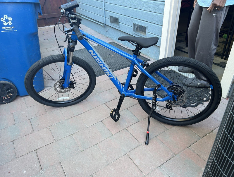Nishiki Colorado 27.5in Blue Mountain Bike 18in Frame Front Suspension Disc