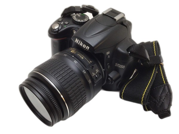 CAMARA DIGITAL REFLEX NIKON D5000+AF-S DX 18-55MM 1:3.5-5.6G VR 20048880