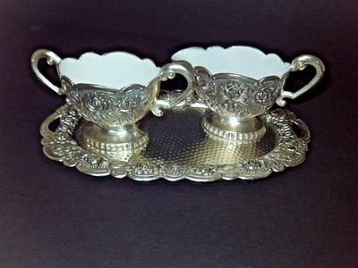 Vintage Rahmservice versilbert Tablett Milchkännchen & Zuckerschale Rosen Dekor - Bild 1 von 4