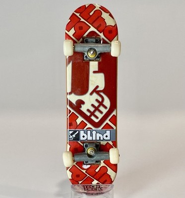 Vintage Tech Deck Blind Classic Skull Profile Logo Red Fingerboard 