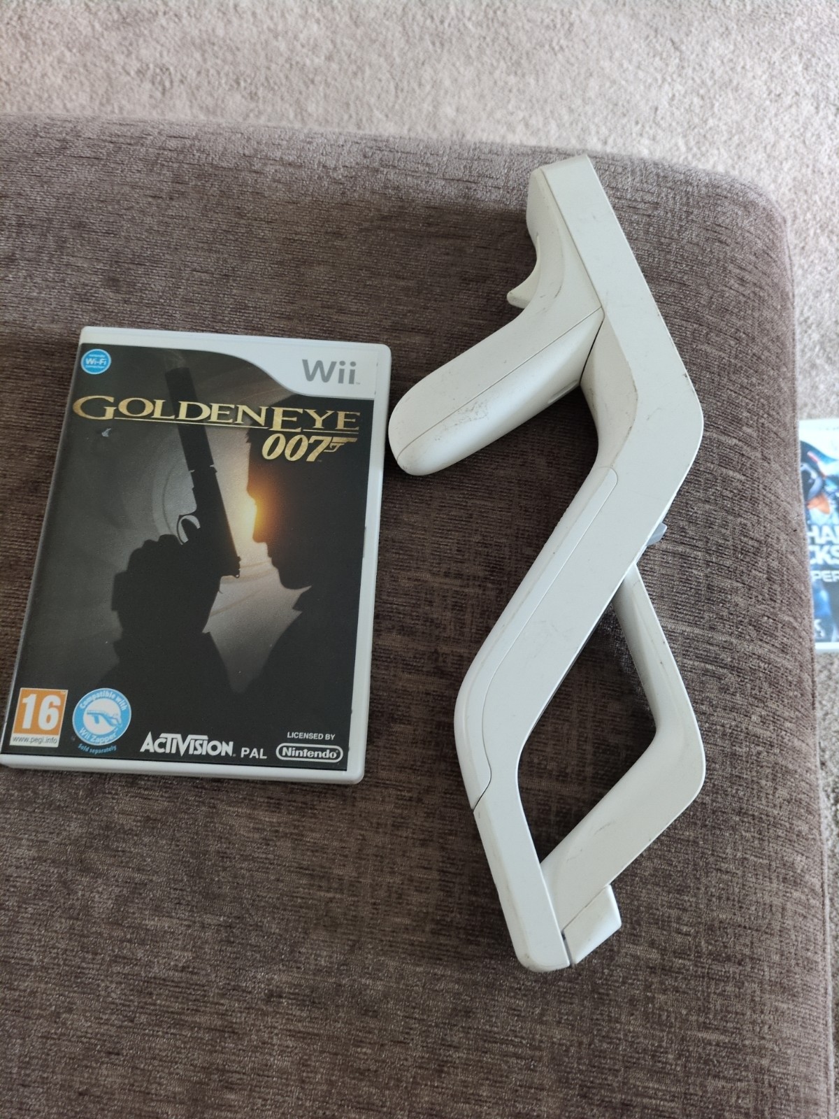 GoldenEye 007 (Wii) PEGI 16+ Shoot With Zapper