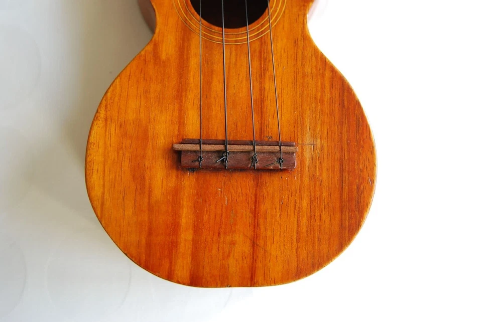 Kumalae Gold Award Ukulele - Image 3 of 4
