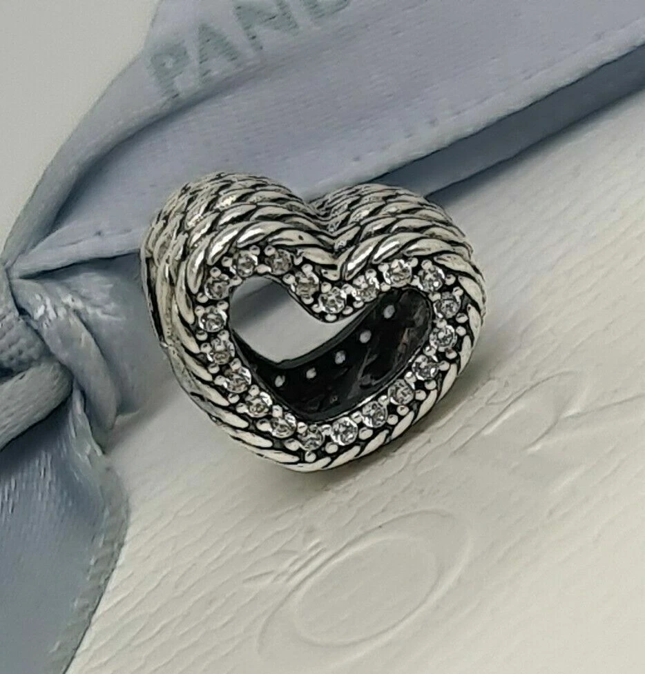 Exquiste PANDORA Pav Snake Chain Pattern Open Heart Moments Charm