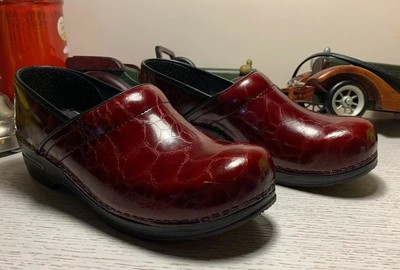 red sanita clogs