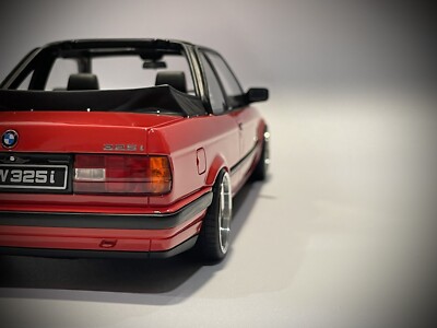 Voiture de 1988 couleur blanche - BMW E30 325i TC2 BAUR