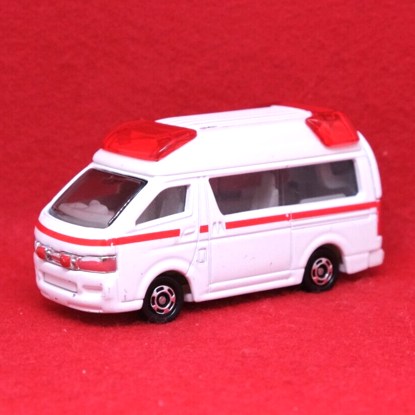 TOYOTA HIMEDIC TOMICA 2006 Vintage No.79 Size 1/64 Ambulance From