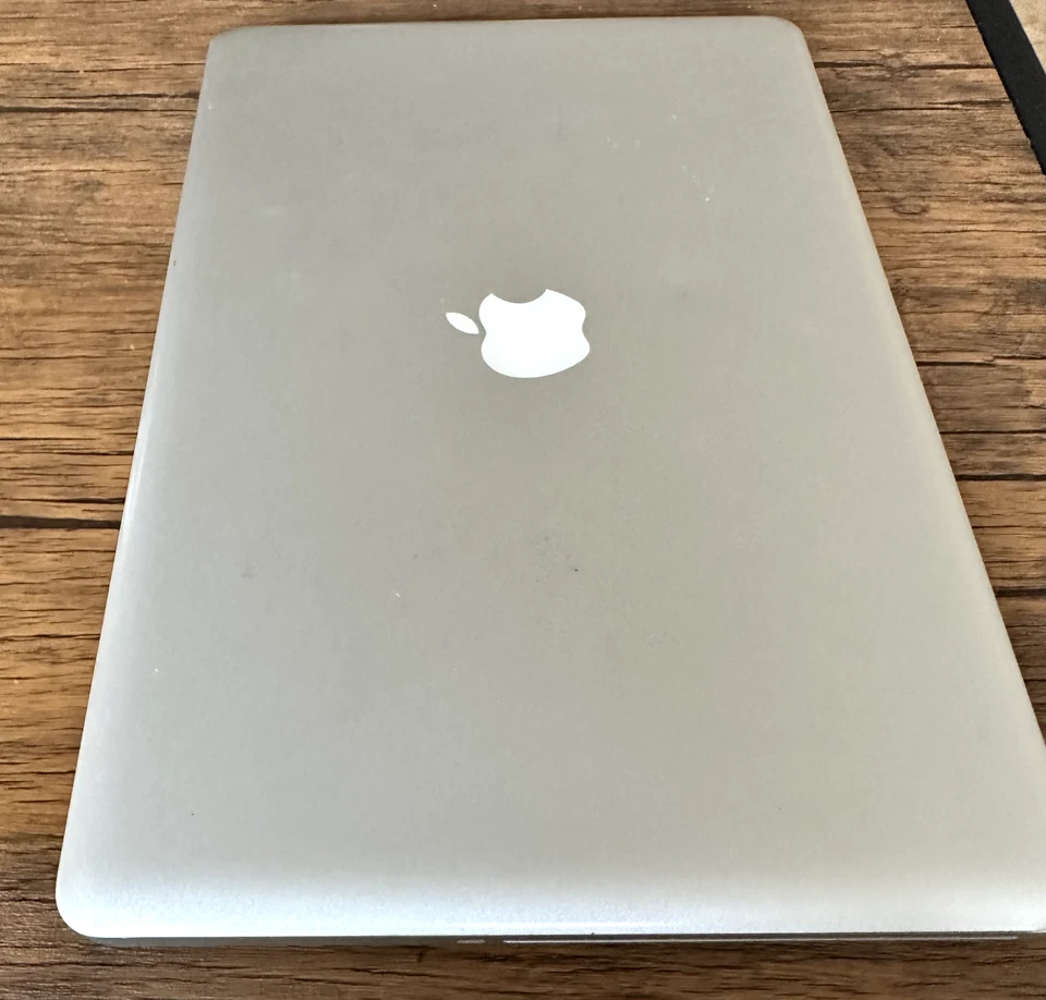 MACBOOK PRO 15'' 4GB RAM 320 HD - Image 4 of 4