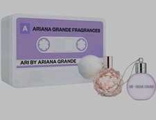 Image of Ariana Grande Ari 30ml EDP Gift Set Last Xmas Orders 23rd Dec