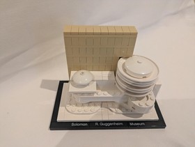 LEGO ARCHITECTURE (21004) Solomon Guggenheim Museum Complete w/ Box & Manual