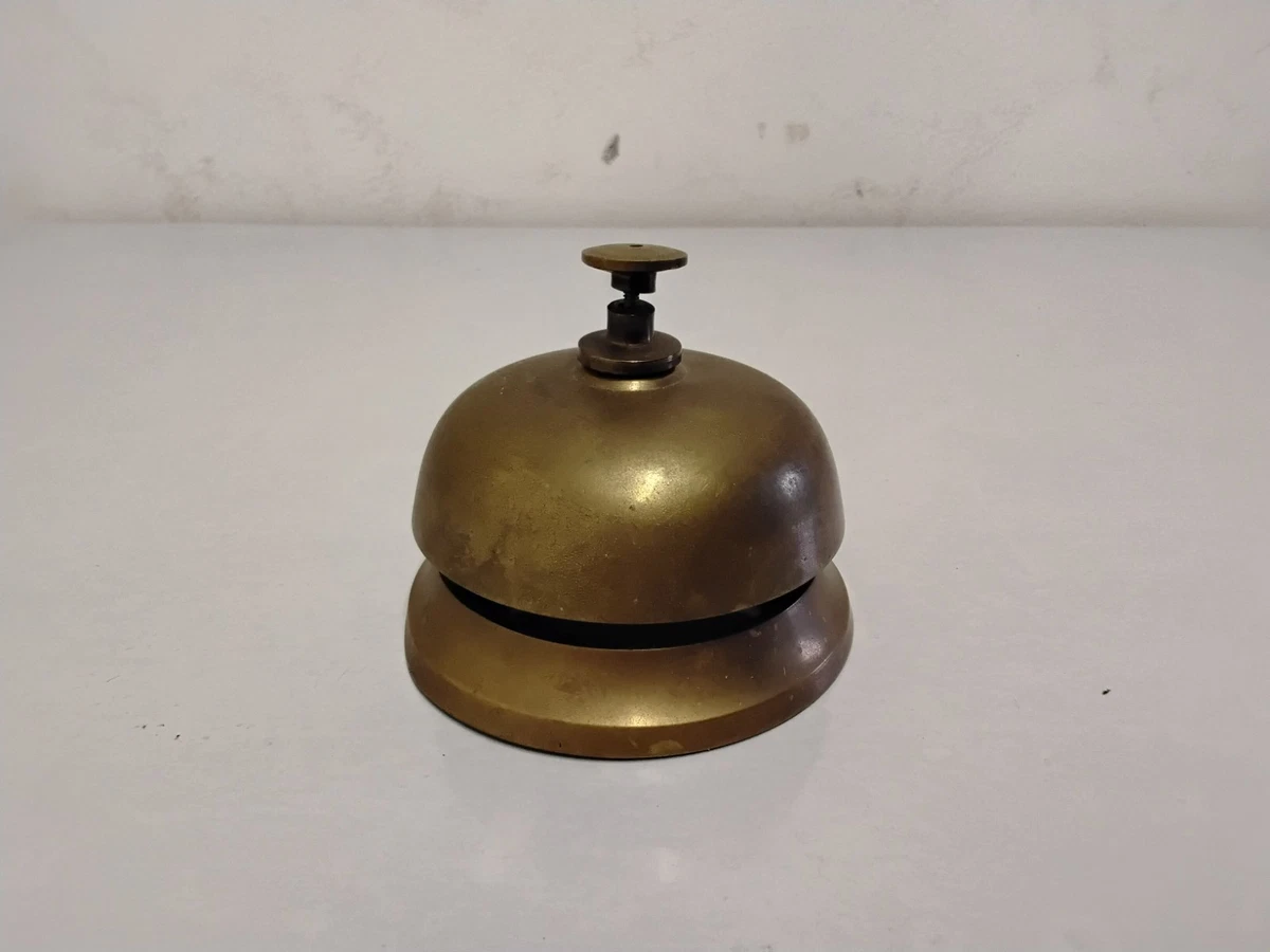 Jolie sonnette en laiton avec socle en bois - ESPRIT BROCANTE